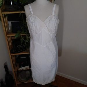 Vintage Komar Lingerie Full Slip Sz 40Avg EUC C21